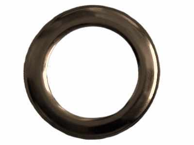 gordijnen met zwarte ingeslagen ringen